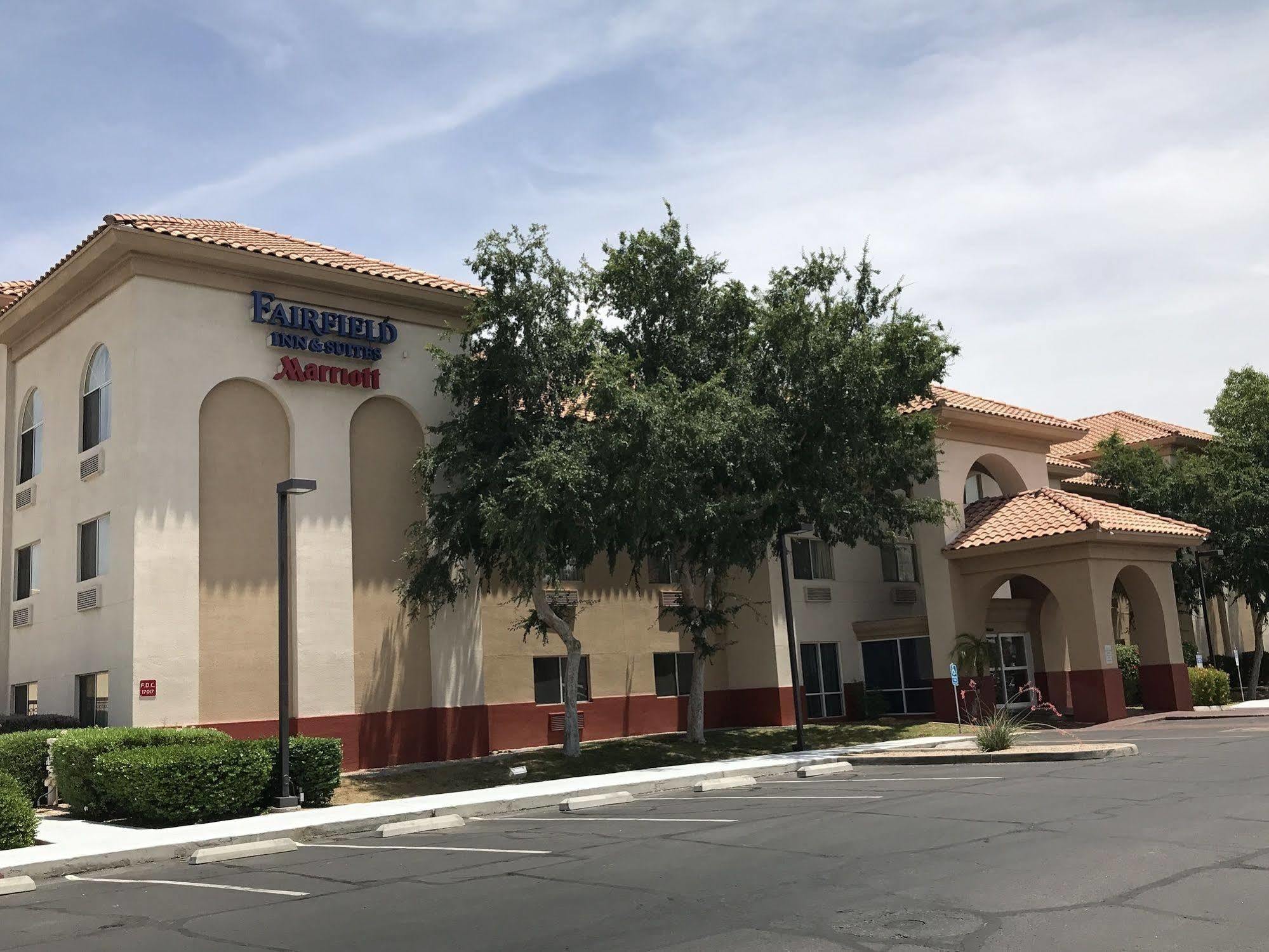 Comfort Inn & Suites Phoenix North - Deer Valley Exterior photo