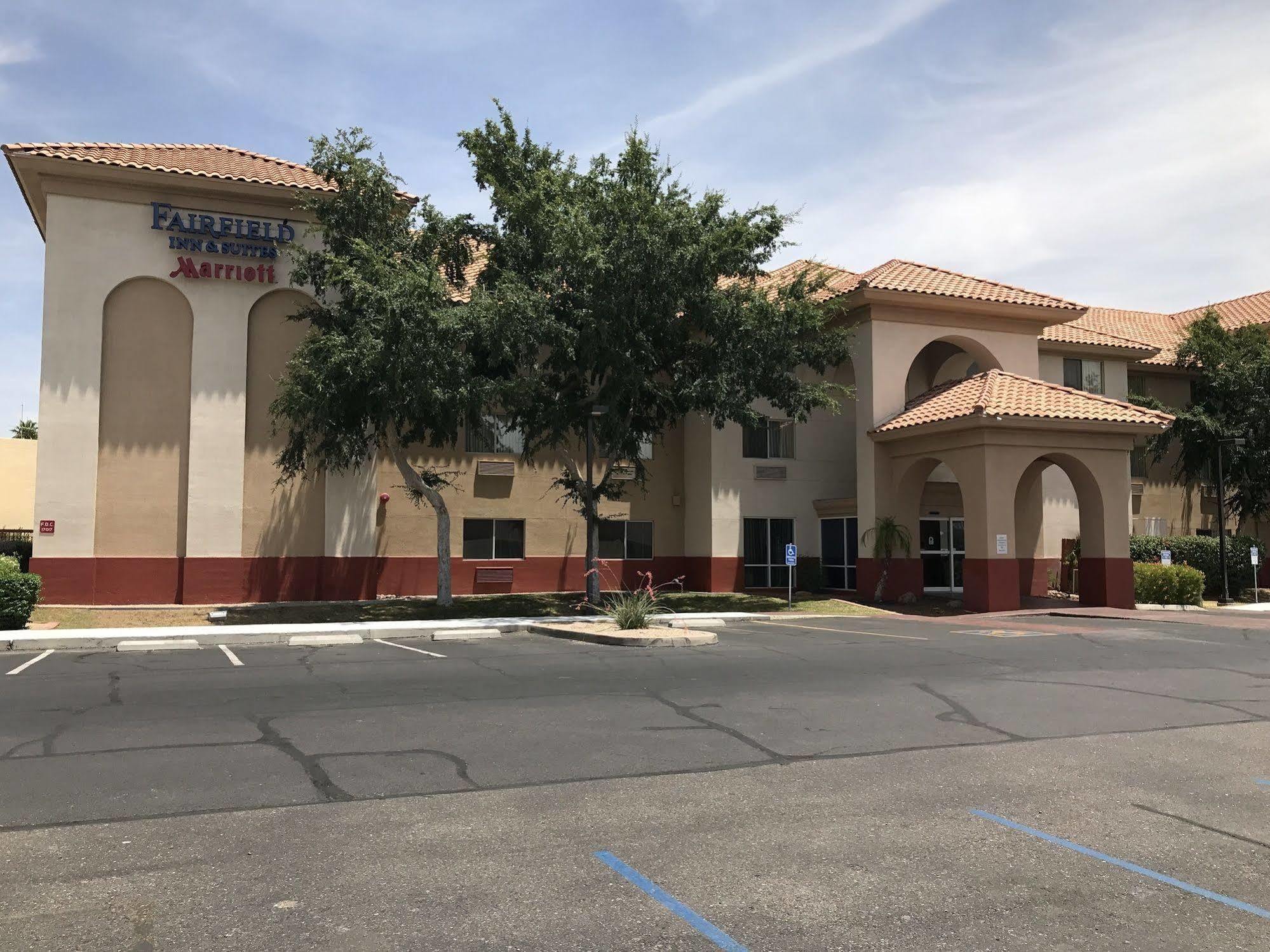 Comfort Inn & Suites Phoenix North - Deer Valley Exterior photo